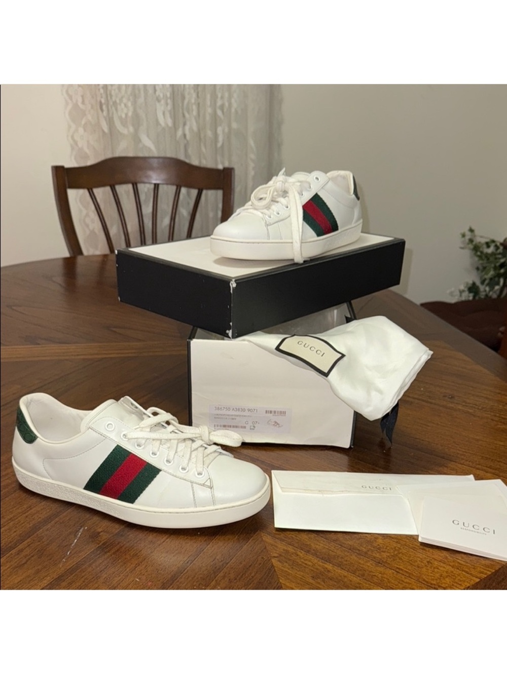 Gucci White and Green Ace Sneakers 👟